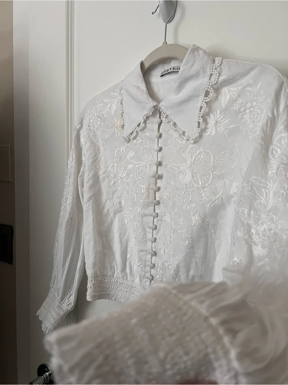 Alice & Olivia Onelia embroidered blouse - Picture 5 of 8